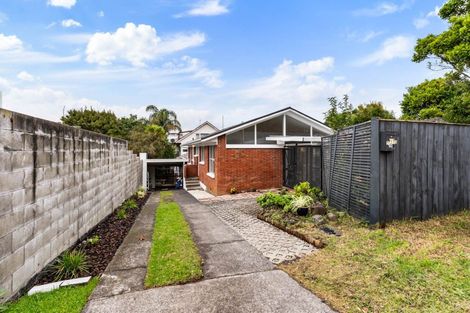 Photo of property in 1/118 Lake Road, Belmont, Auckland, 0622