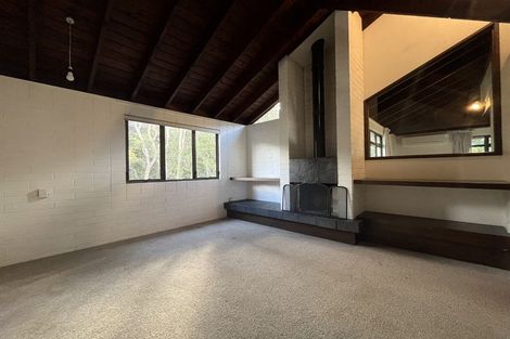 Photo of property in 24 Valley Road, Northcote, Auckland, 0626