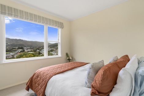 Photo of property in 28 Saint Johns Terrace, Tawa, Wellington, 5028