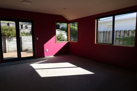 Photo of property in 62a Saint Johns Terrace, Tawa, Wellington, 5028