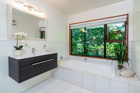 Photo of property in 14a Puriri Road, Waikanae, 5036