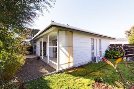Photo of property in 13a Colombo Street, Hokowhitu, Palmerston North, 4410