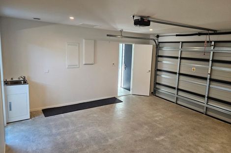 Photo of property in 5a Massey Street, Westown, New Plymouth, 4310