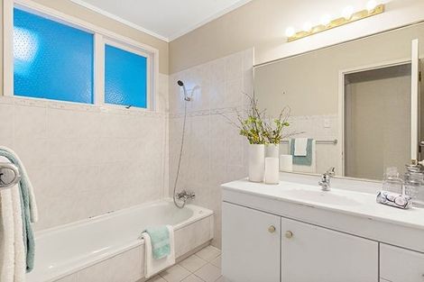 Photo of property in 110 Clovelly Road, Bucklands Beach, Auckland, 2012