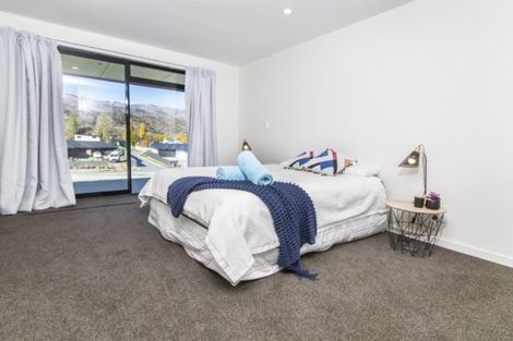 Photo of property in 75 Stratford Drive, Mount Pisa, Cromwell, 9383