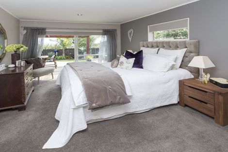 Photo of property in 2/4 Limerick Place, Dannemora, Auckland, 2016