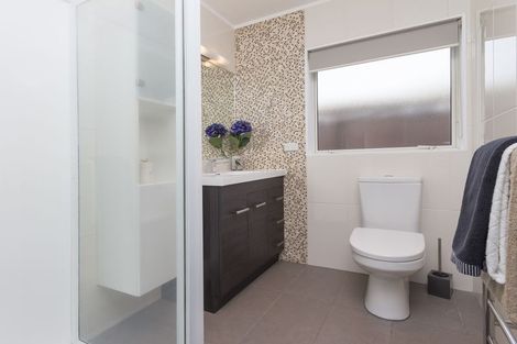 Photo of property in 2/4 Limerick Place, Dannemora, Auckland, 2016