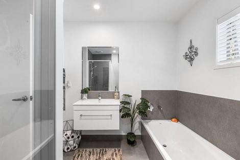 Photo of property in 38a Hatton Road, Orewa, 0931