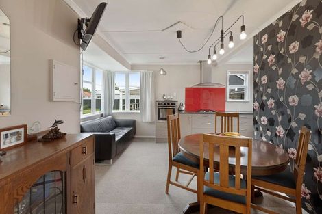 Photo of property in 18 Tweed Street, Roslyn, Palmerston North, 4414