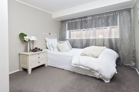 Photo of property in 2/4 Limerick Place, Dannemora, Auckland, 2016