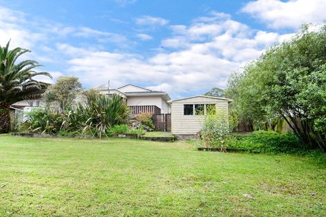 Photo of property in 85 Farquhar Road, Glendene, Auckland, 0602