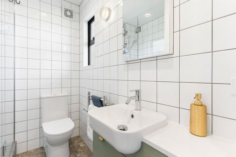 Photo of property in 8/29 Sentinel Road, Herne Bay, Auckland, 1011