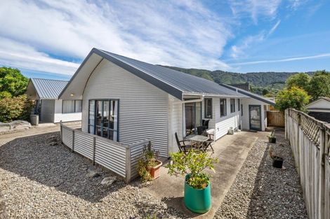 Photo of property in 3a Heather Place, Picton, 7220