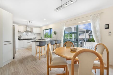 Photo of property in 27 Roy Maloney Drive, Henderson, Auckland, 0612