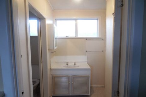 Photo of property in 49 Flanshaw Road, Te Atatu South, Auckland, 0610