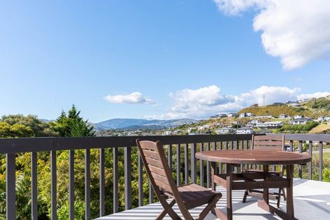 Photo of property in 9 Furneaux Grove, Whitby, Porirua, 5024