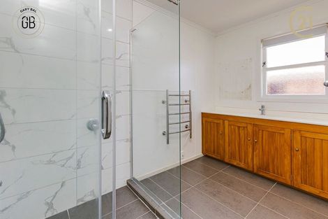 Photo of property in 6 Braeburn Place, Takanini, 2112