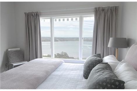 Photo of property in 38 Saint Andrews Hill Road, Mount Pleasant, Christchurch, 8081