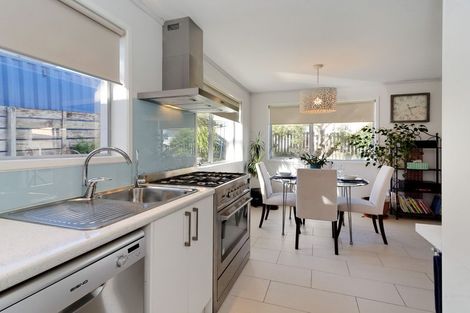 Photo of property in 3/2a Bowers Road, Glen Eden, Auckland, 0602