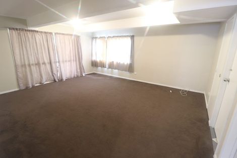 Photo of property in 4 Teviot Place, Totara Vale, Auckland, 0629