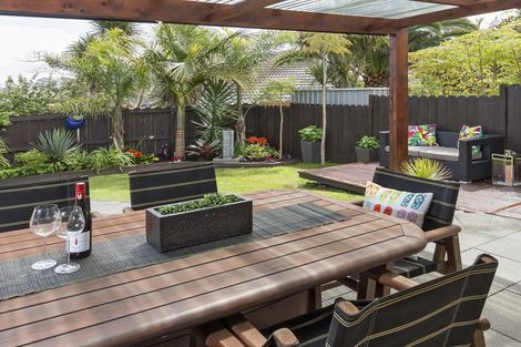 Photo of property in 2/4 Limerick Place, Dannemora, Auckland, 2016