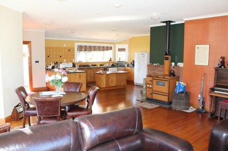 Photo of property in 709 Weber Road, Waitahora, Dannevirke, 4971