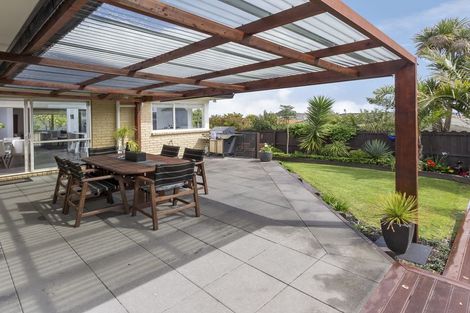 Photo of property in 2/4 Limerick Place, Dannemora, Auckland, 2016