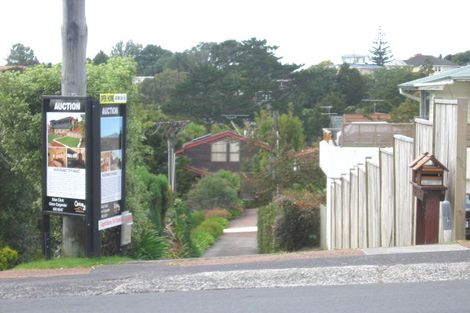 Photo of property in 2/5 Coronation Road, Hillcrest, Auckland, 0627