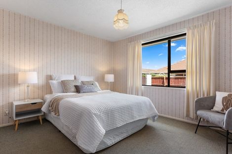 Photo of property in 1/8a Salford Avenue, Redwood, Christchurch, 8051