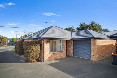 Photo of property in 1/42 Sawyers Arms Road, Northcote, Christchurch, 8052