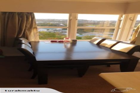 Photo of property in 5 Quigley Street, Newlands, Wellington, 6037