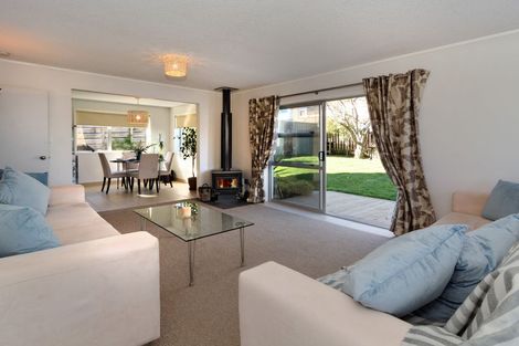 Photo of property in 3/2a Bowers Road, Glen Eden, Auckland, 0602