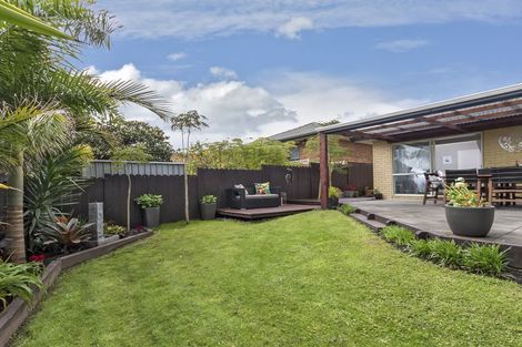 Photo of property in 2/4 Limerick Place, Dannemora, Auckland, 2016