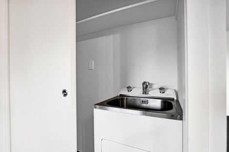 Photo of property in 15b Queens Road, Glen Avon, New Plymouth, 4312