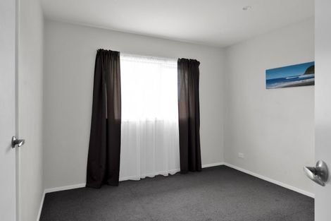Photo of property in 102 Seaview Road, Westown, New Plymouth, 4310