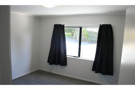 Photo of property in 72 Gallony Avenue, Massey, Auckland, 0614