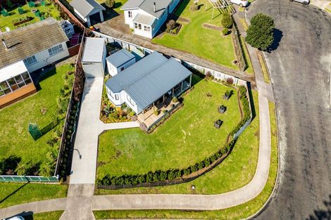 Photo of property in 13 Hickey Place, Opunake, 4616