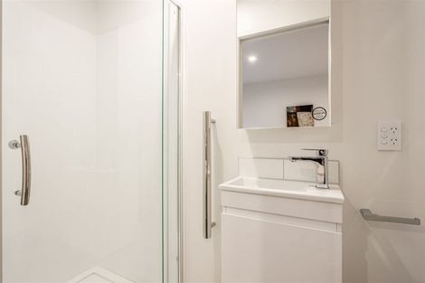 Photo of property in 7 Meg Lane, Glen Eden, 0602