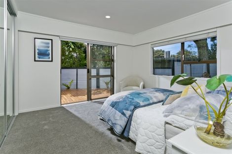 Photo of property in 2/27a Stanley Road, Glenfield, Auckland, 0629