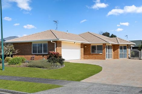 Photo of property in 13 Blairgowrie Place, Rototuna North, Hamilton, 3210
