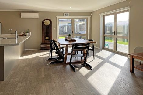 Photo of property in 3 Endeavour Place, One Tree Point, 0118