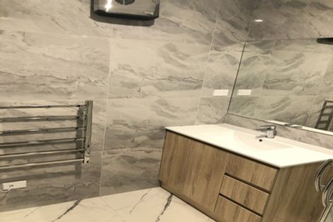 Photo of property in 6/21 Akoranga Drive, Northcote, Auckland, 0627