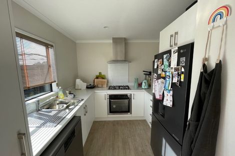 Photo of property in 12 Honour Road, Papakura, 2110