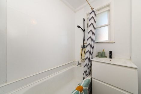 Photo of property in 660 Featherston Street, Roslyn, Palmerston North, 4414