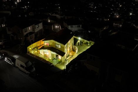 Photo of property in 14 Kereru Rise, Papakura, 2110