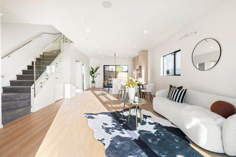 Photo of property in 52b Crestview Rise, Papakura, 2110