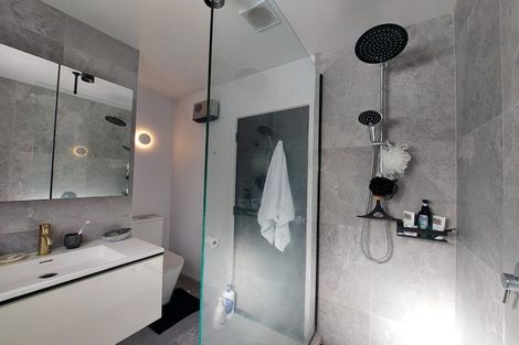 Photo of property in 1/21 Kerria Place, Sunnynook, Auckland, 0620