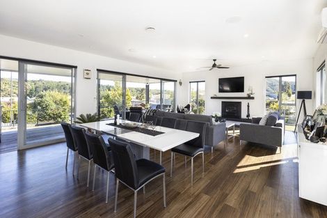 Photo of property in 2 Fantail Heights, Picton, 7220