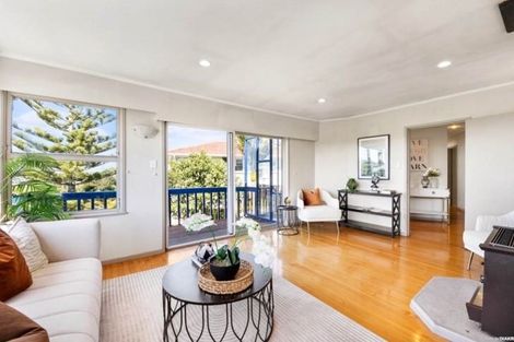 Photo of property in 34 Juniper Road, Sunnynook, Auckland, 0620