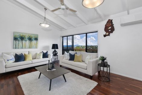 Photo of property in 1/9 Reynolds Place, Torbay, Auckland, 0630